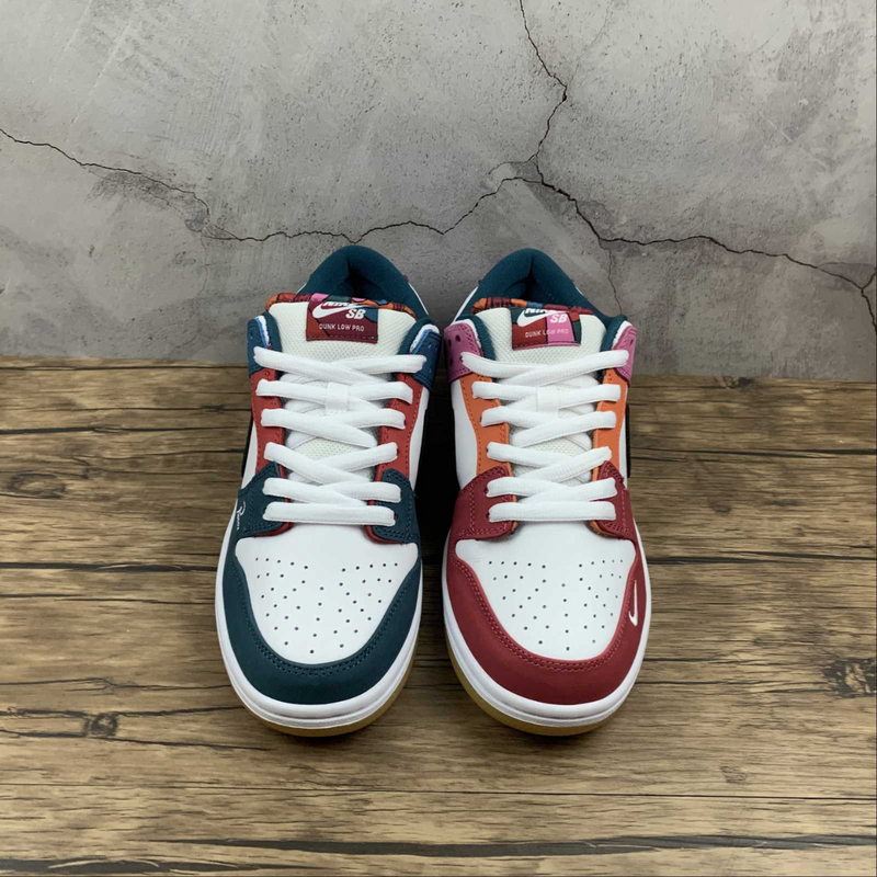 Dunk Low SB Parra Friends & Familly