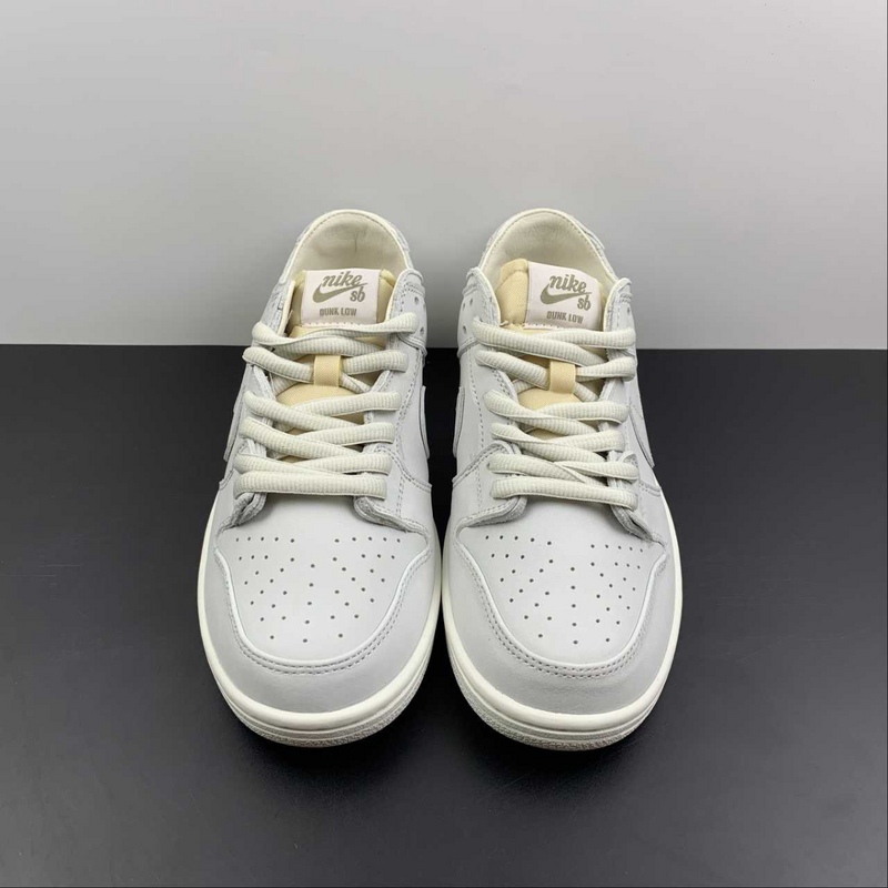 Dunk Low SB White Grey