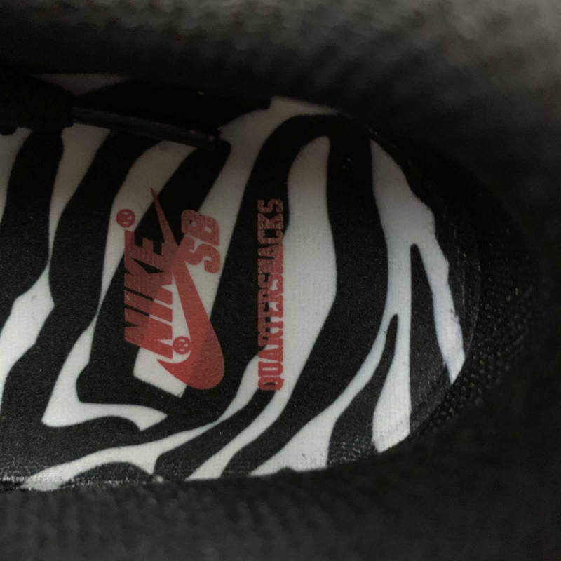 Dunk Low Quartersnacks Zebra