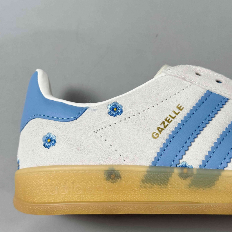 Gazelle Indoor Light Blue Floral