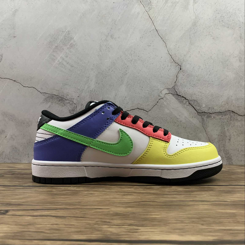 Dunk Low Green Strike