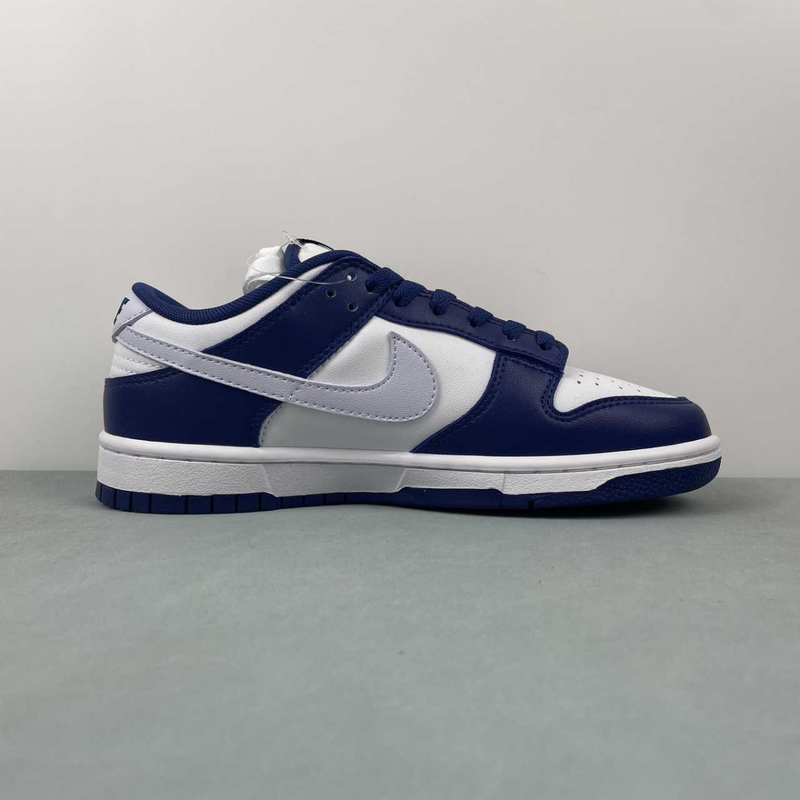 Dunk Low Midnight Navy Smoke