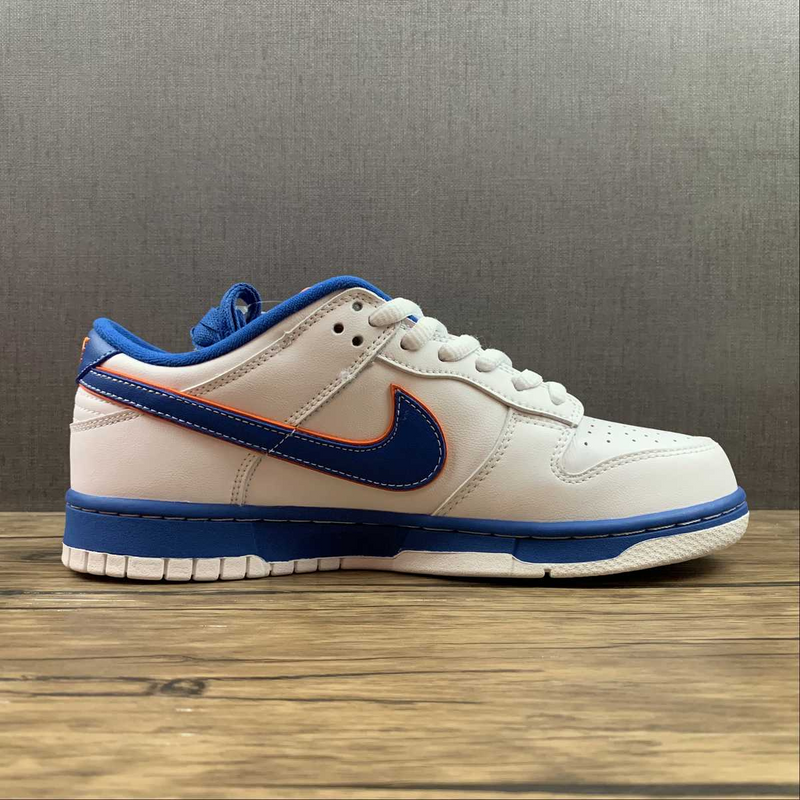 Dunk Low Medicom