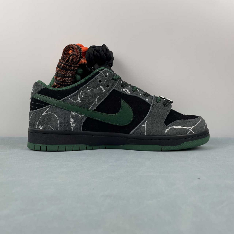 Dunk Low Pro SB Anthracite and Gorge Green