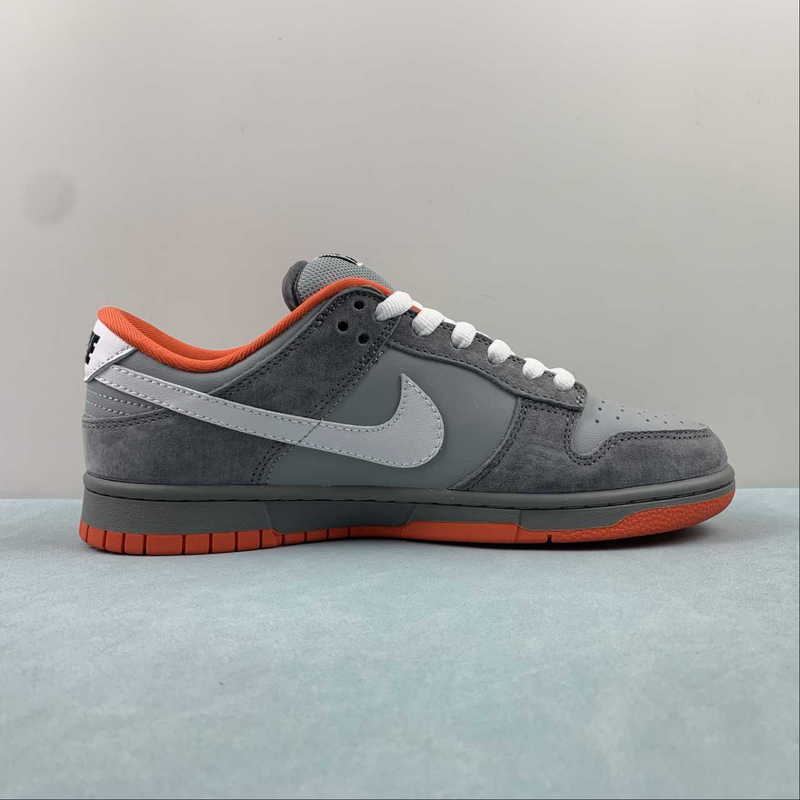 Dunk Low Staple Pigeon