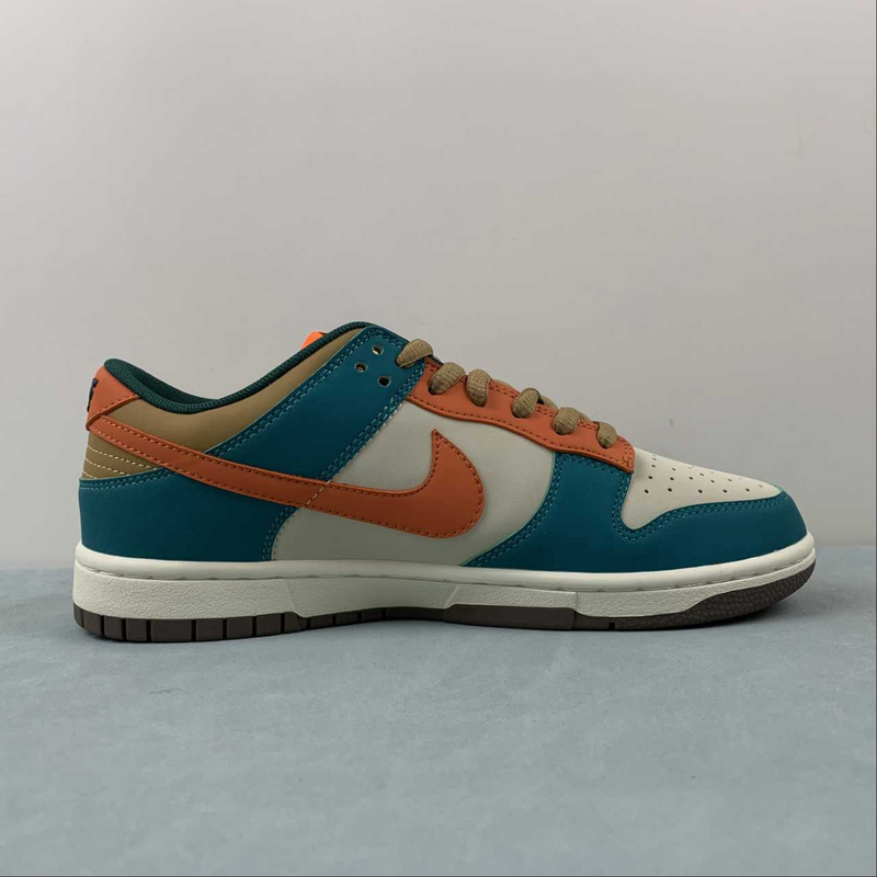 Dunk Low Pine Kumquat