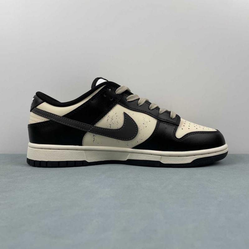 Dunk Low Vintage Panda