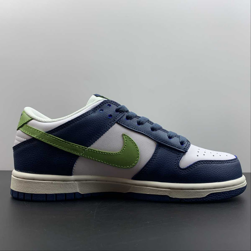 Dunk Low Obsidian Vintage Green