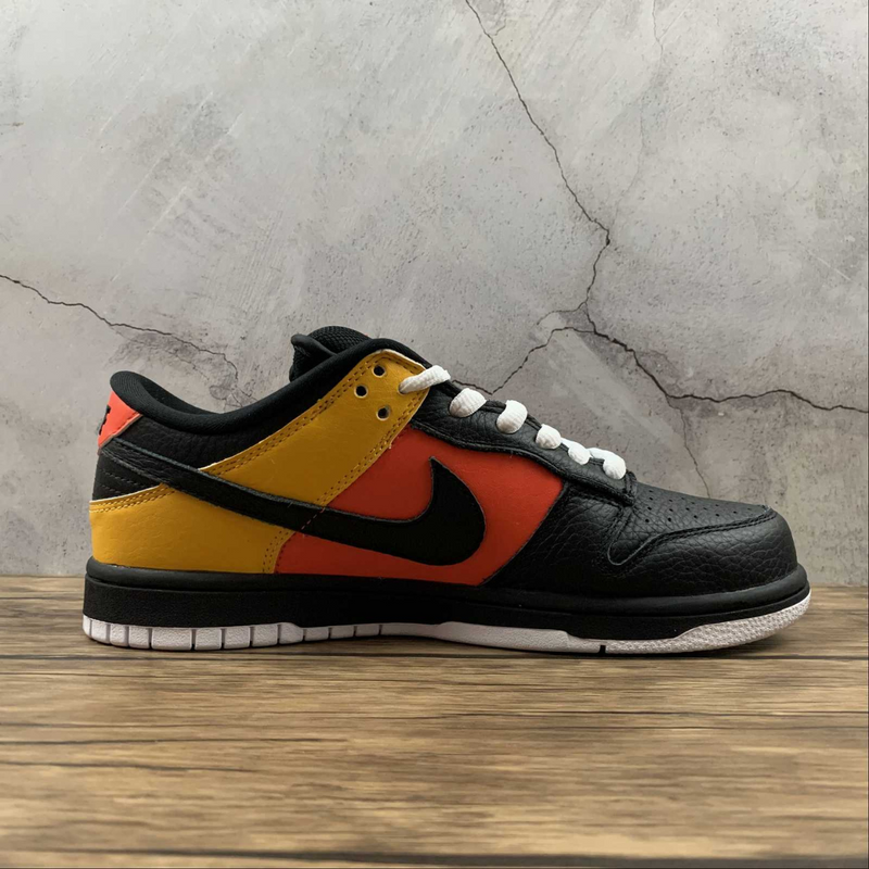 Dunk Low Raygun