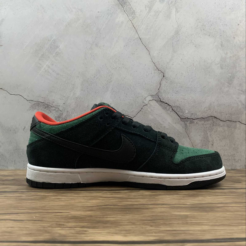 Dunk Low SB Reptile Gucci