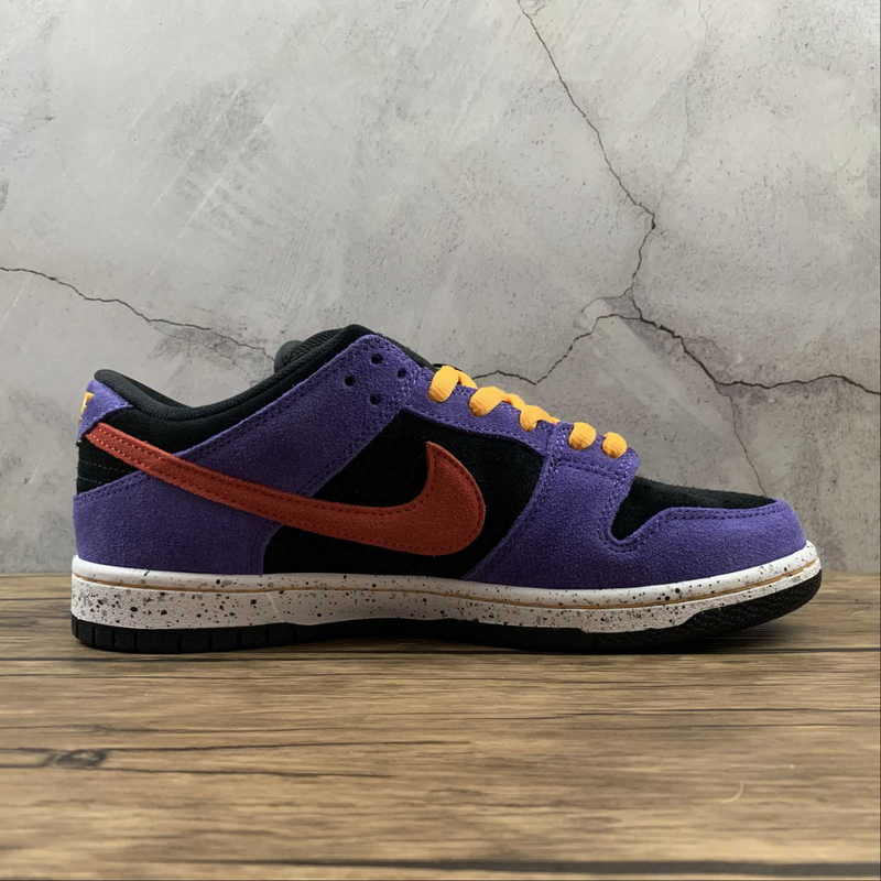 Dunk Low SB ACG Earth