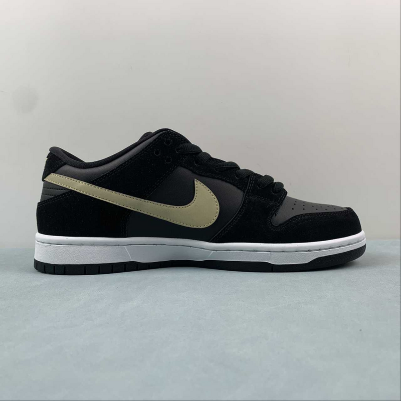 Dunk Low SB Pro Takashi