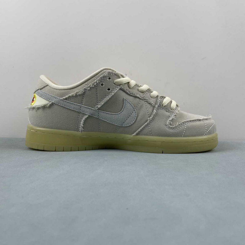 Dunk Low SB Mummy