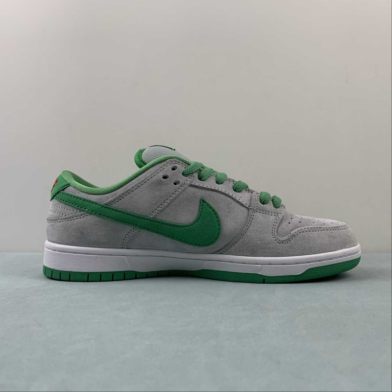 Dunk Low SB Medusa