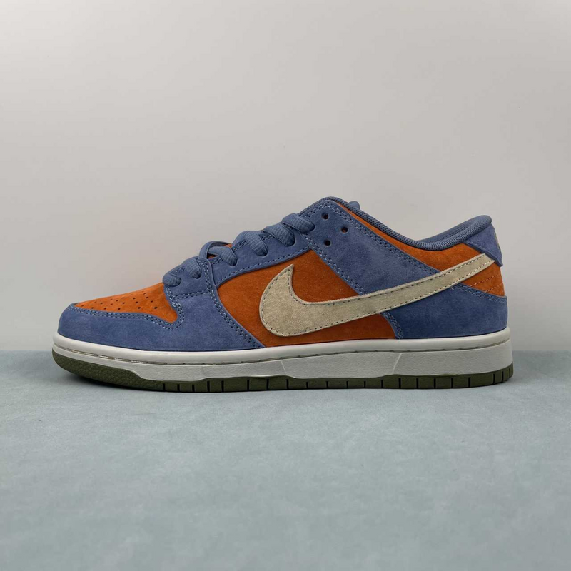 Dunk Low SB Light Carbon Monarch