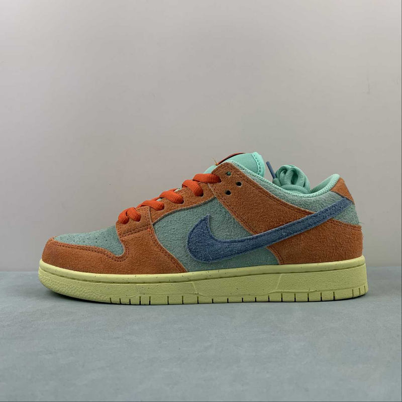 Dunk Low Orange Esmerald Rise