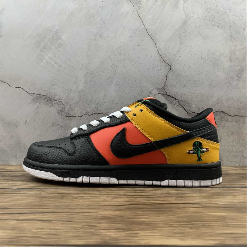 Dunk Low Raygun