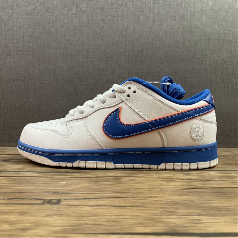 Dunk Low Medicom