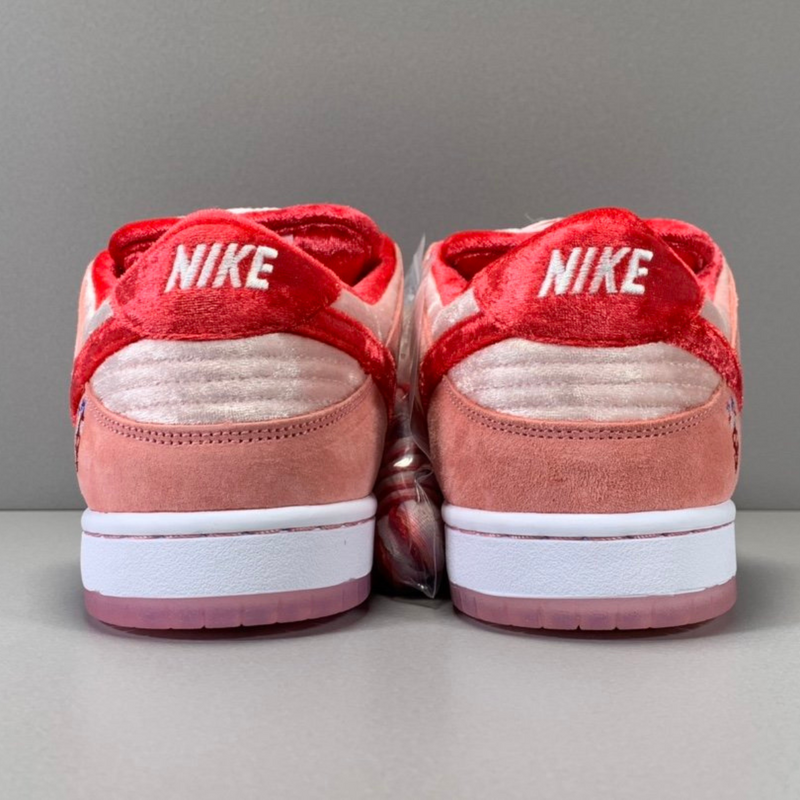 Dunk Low Strangelove Valentine's Day