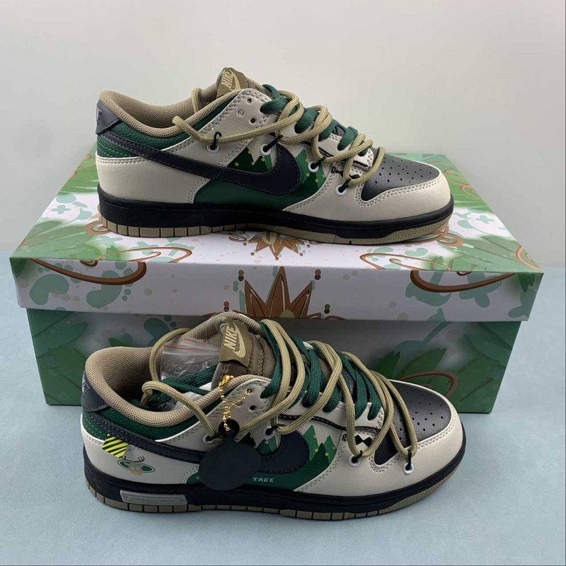 Dunk Low Christmas Tree