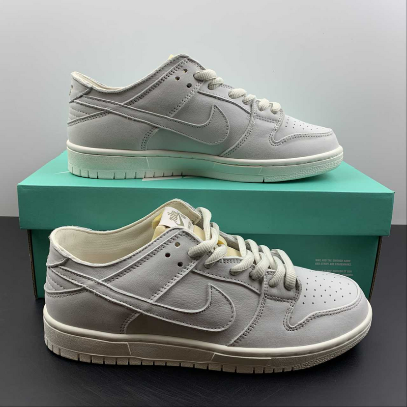 Dunk Low SB White Grey