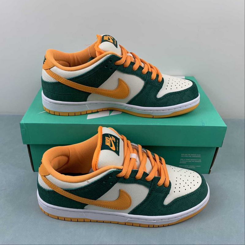 Dunk Low SB Legion Pine