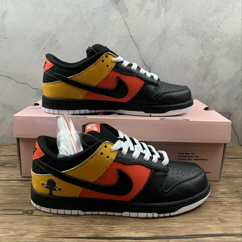 Dunk Low Raygun