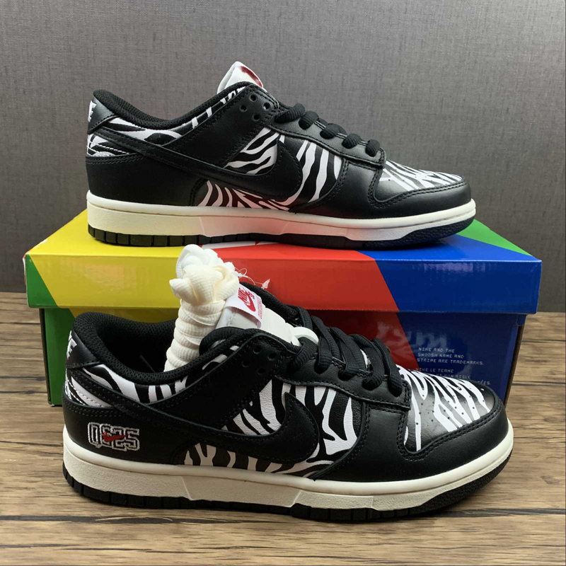 Dunk Low Quartersnacks Zebra