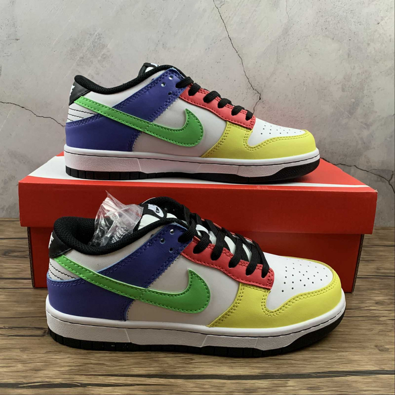 Dunk Low Green Strike