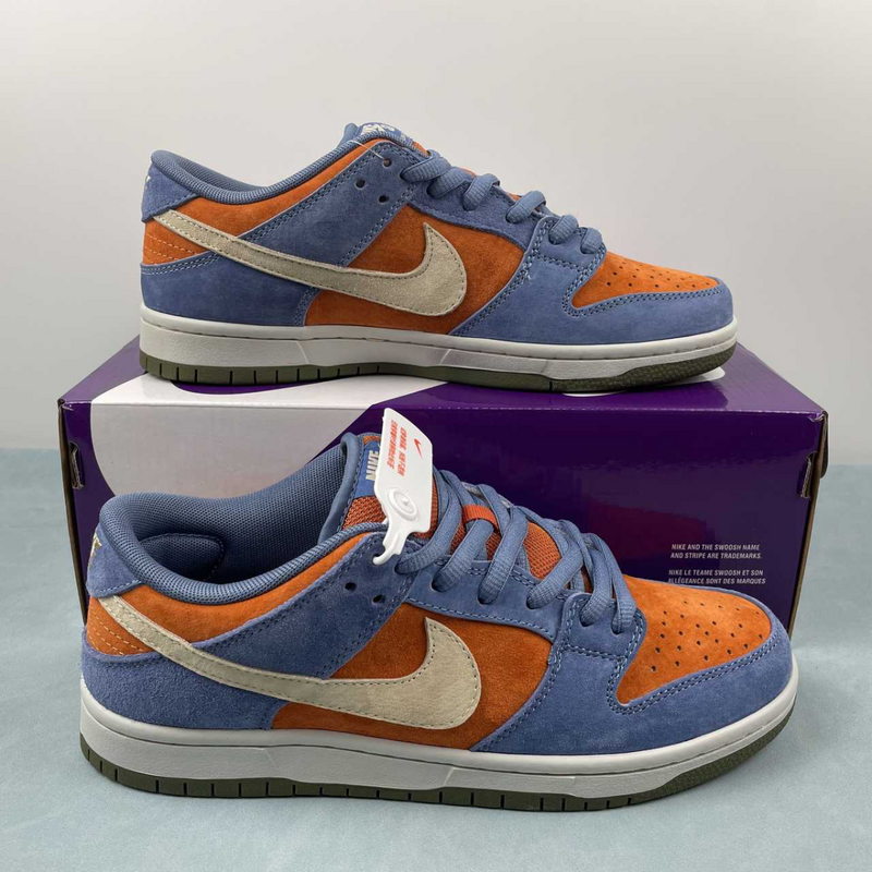 Dunk Low Pro SB Light Carbon and Monarch