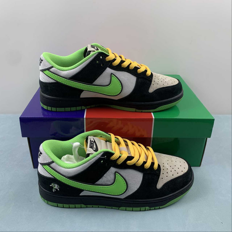 Dunk Low x The Powerpuff Girls Black Green White