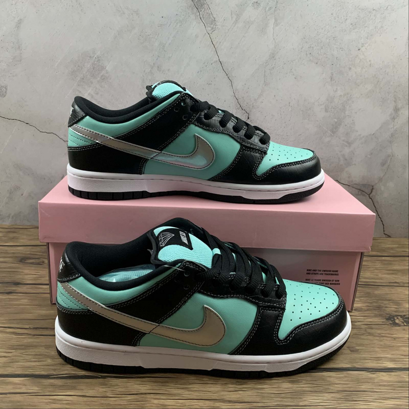 Dunk Low Diamond Supply