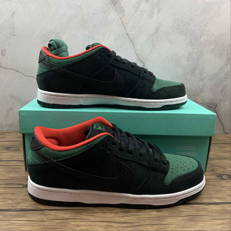 Dunk Low SB Reptile Gucci