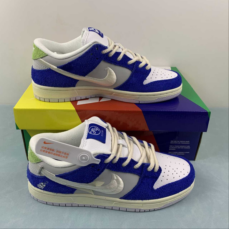 Dunk Low SB Streetwear