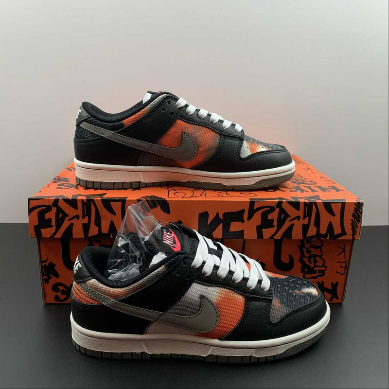 Dunk Low PRM Graffiti Black Red