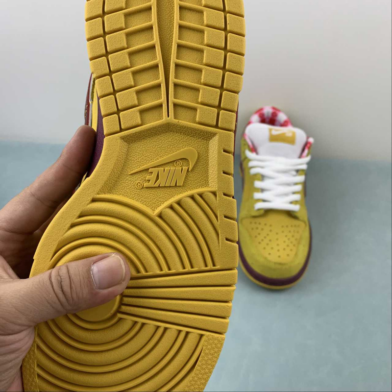 Dunk Low Yellow Lobster