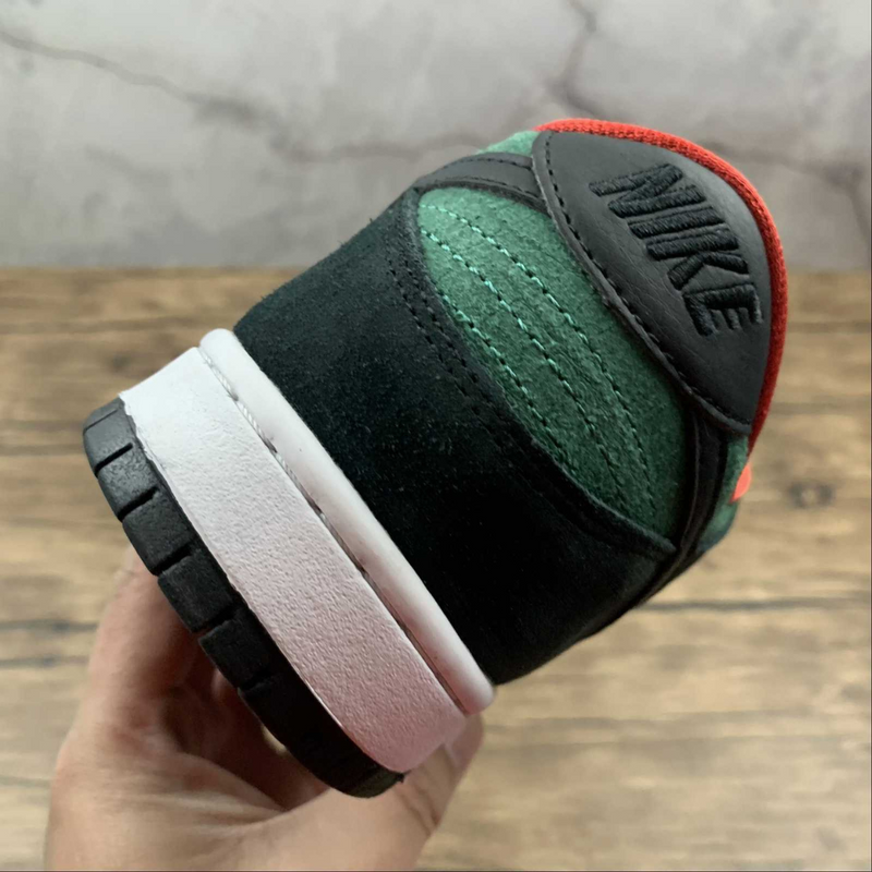 Dunk Low SB Reptile Gucci