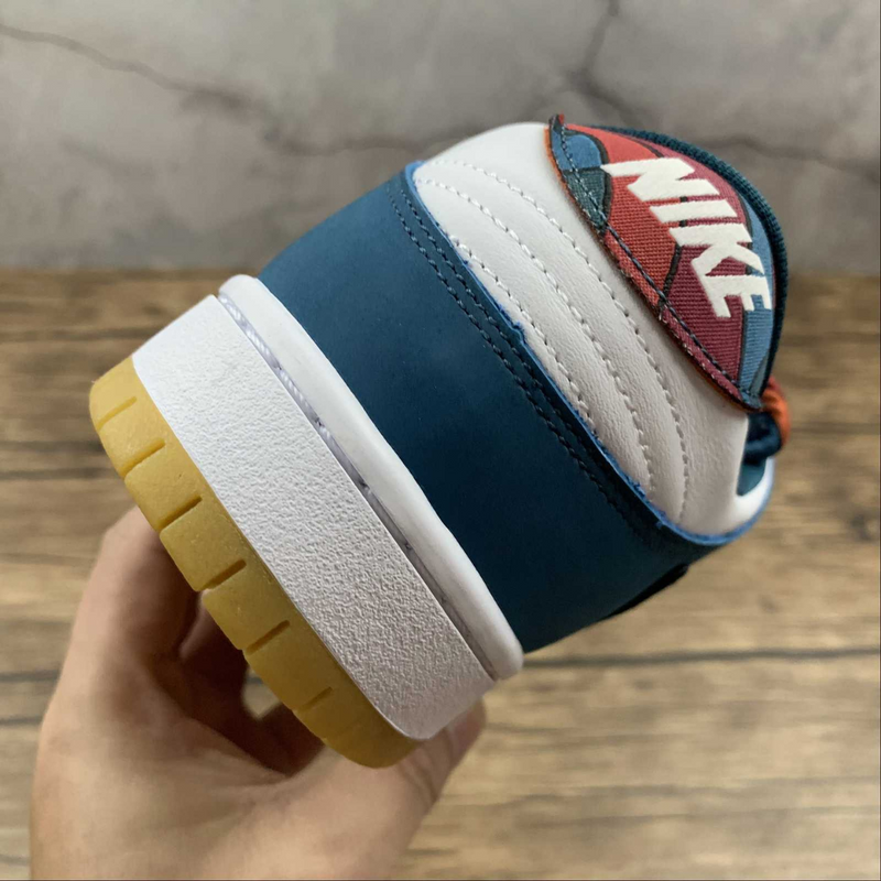 Dunk Low SB Parra Friends & Familly