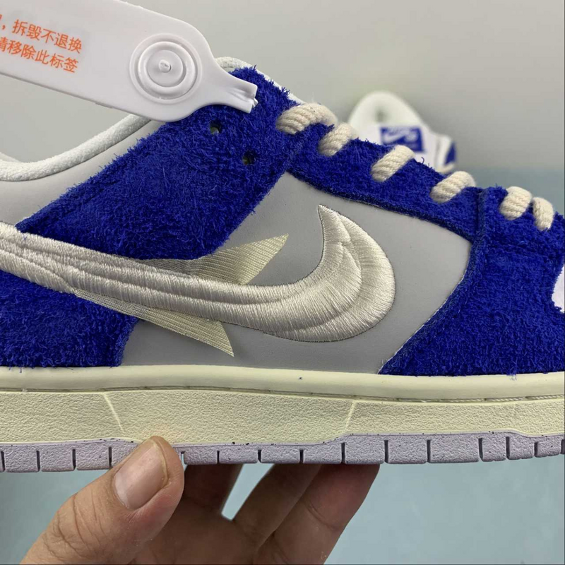 Dunk Low SB Streetwear