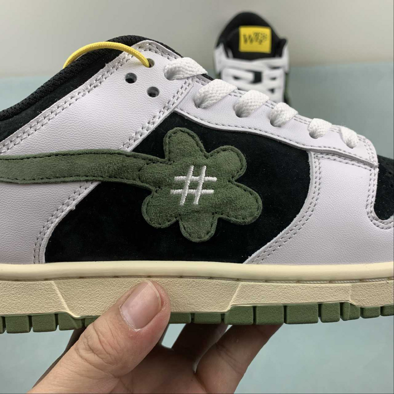 Dunk Low White Truffle