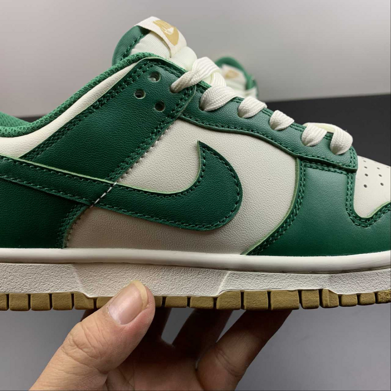 Dunk Low Malachite University