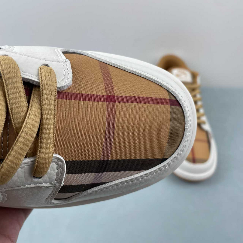 Dunk Low Burberry White