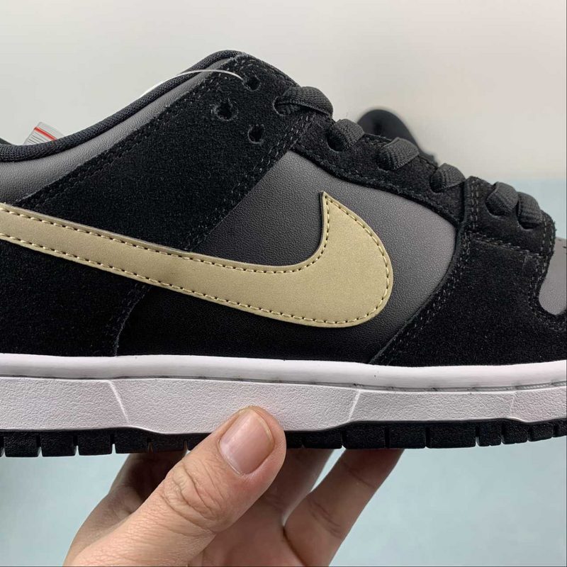 Dunk Low SB Pro Takashi