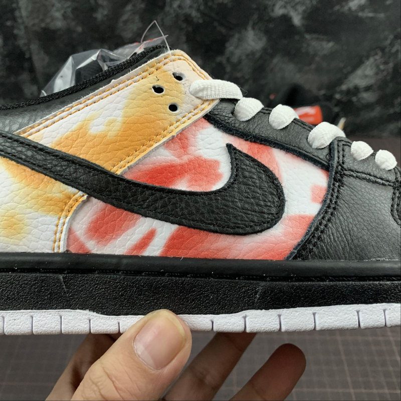 Dunk Low SB Raygun Tie-Dye Black