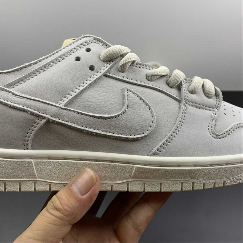 Dunk Low SB White Grey