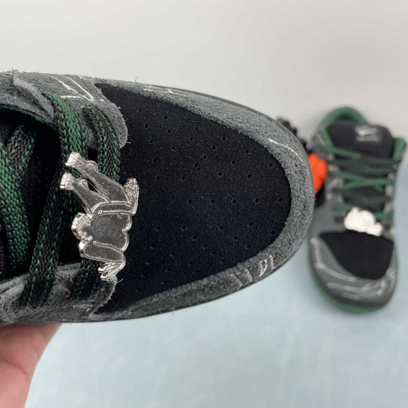 Dunk Low Pro SB Anthracite and Gorge Green