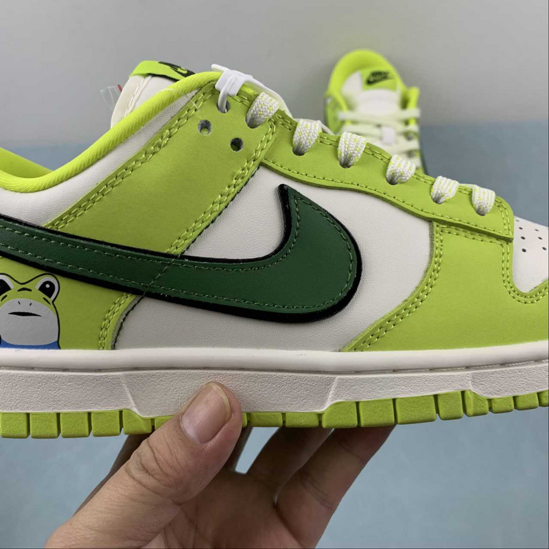 Dunk Low Frog Prince