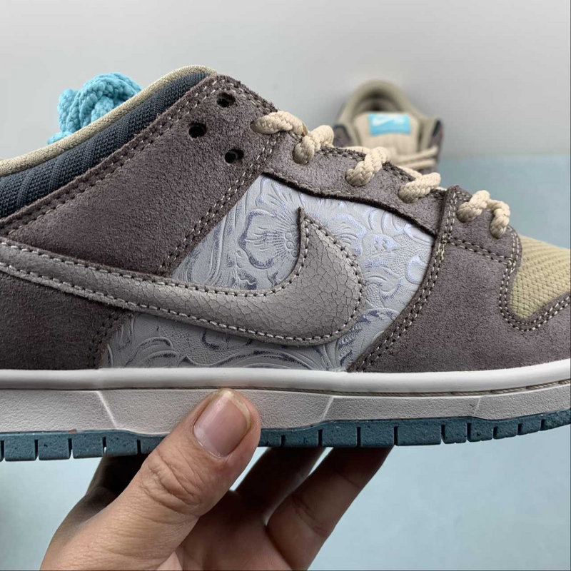 Dunk Low SB Big Money Savings