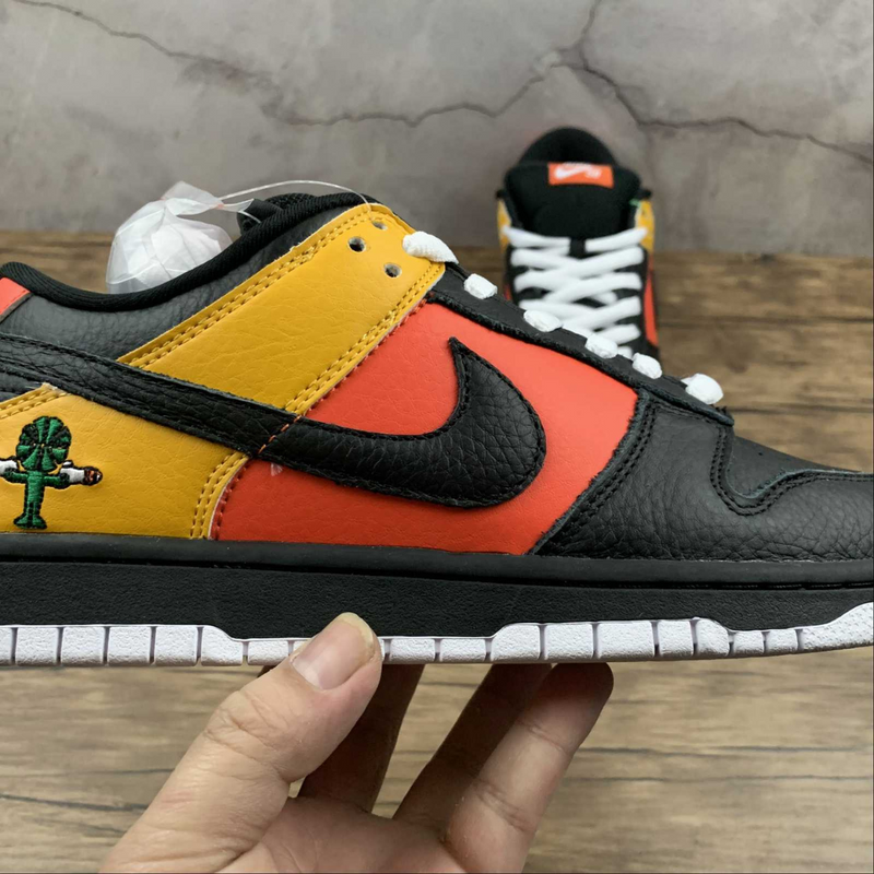 Dunk Low Raygun