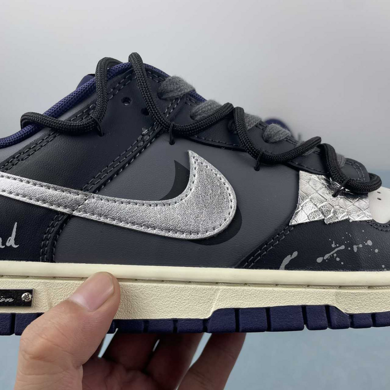 Dunk Low Puke Land